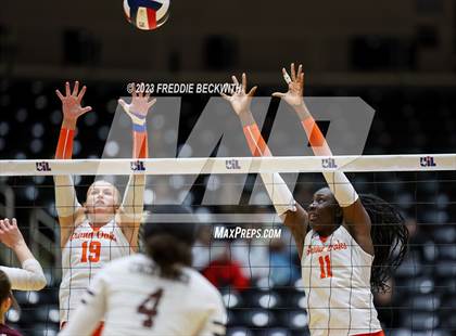 Thumbnail 3 in Grand Oaks vs. Cinco Ranch (UIL 6A Volleyball Final) photogallery.