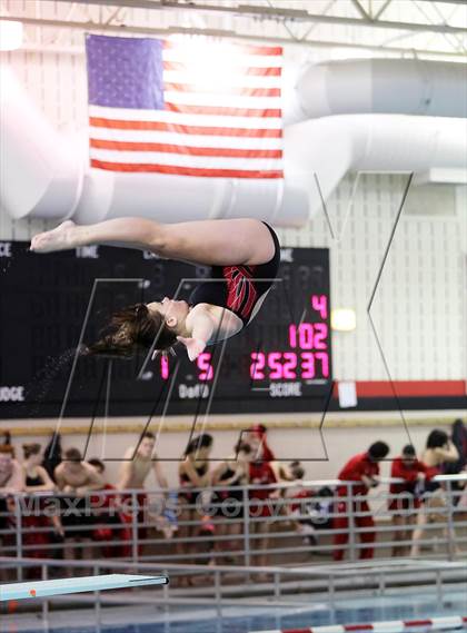 Thumbnail 2 in Lincoln Northeast vs. Lincoln photogallery.