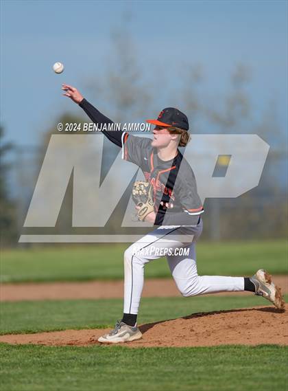Thumbnail 1 in Sprague @ West Salem photogallery.