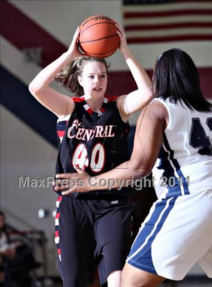 Thumbnail 1 in Knoxville West vs Knoxville Central photogallery.
