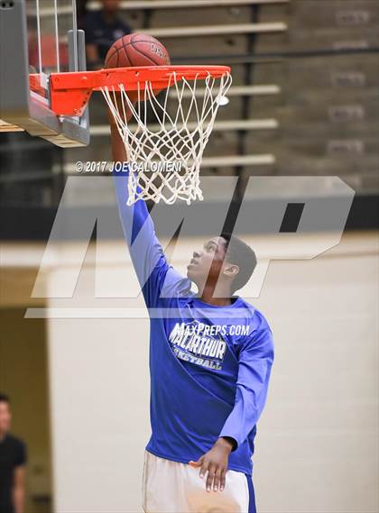 Thumbnail 1 in MacArthur [Douglas] vs Churchill photogallery.