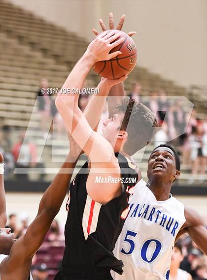 Thumbnail 2 in MacArthur [Douglas] vs Churchill photogallery.