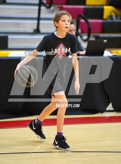 Thumbnail 3 in Perry vs. Chaparral (Hoophall West Tournament) photogallery.