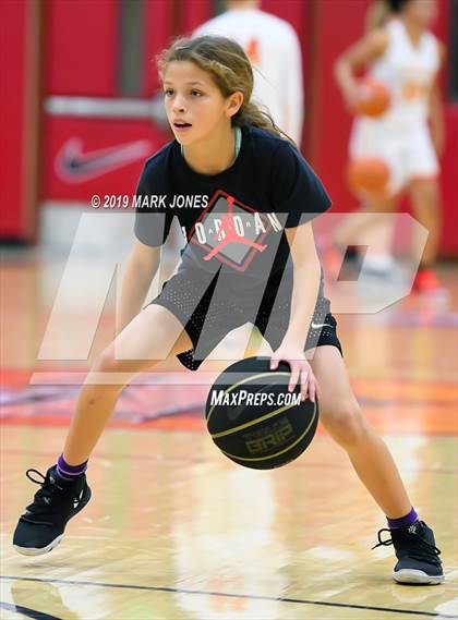 Thumbnail 2 in Perry vs. Chaparral (Hoophall West Tournament) photogallery.