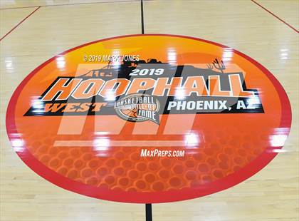 Thumbnail 1 in Perry vs. Chaparral (Hoophall West Tournament) photogallery.