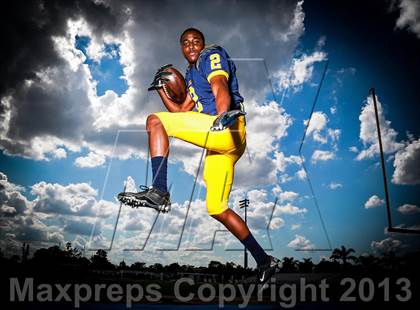 Thumbnail 1 in St. Thomas Aquinas (Preseason Top 25 Photo Shoot) photogallery.