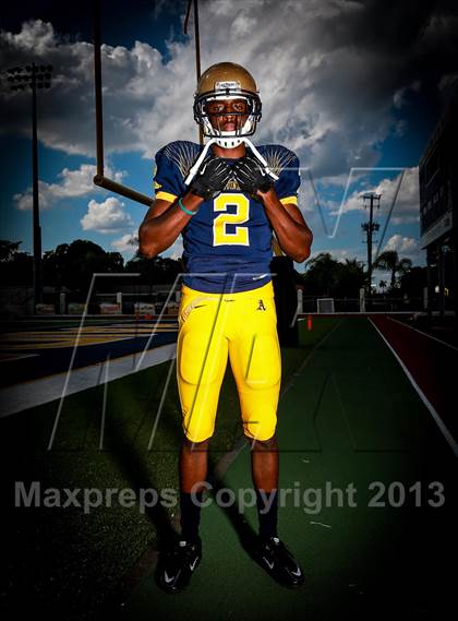 Thumbnail 3 in St. Thomas Aquinas (Preseason Top 25 Photo Shoot) photogallery.