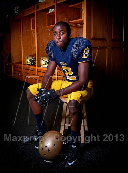Thumbnail 2 in St. Thomas Aquinas (Preseason Top 25 Photo Shoot) photogallery.