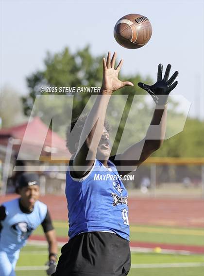 Thumbnail 2 in Battle Of The White Tanks (7 on 7) photogallery.