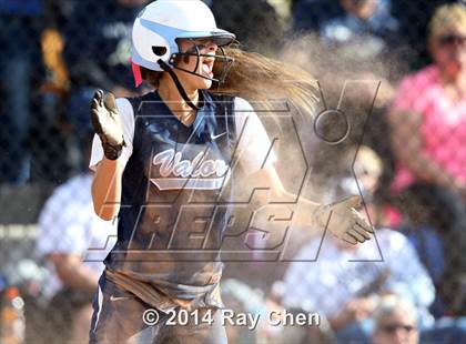Thumbnail 1 in Valor Christian vs. Frederick (CHSAA 4A Final) photogallery.