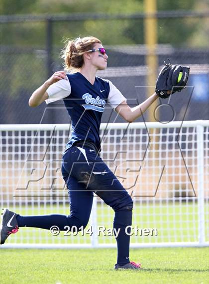 Thumbnail 2 in Valor Christian vs. Frederick (CHSAA 4A Final) photogallery.