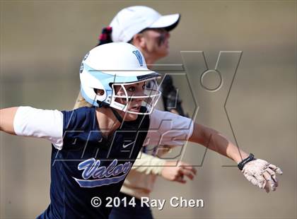 Thumbnail 2 in Valor Christian vs. Frederick (CHSAA 4A Final) photogallery.