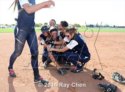 Thumbnail 2 in Valor Christian vs. Frederick (CHSAA 4A Final) photogallery.
