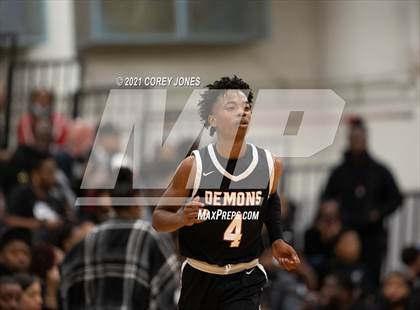 Thumbnail 3 in Warner Robins vs Houston County photogallery.