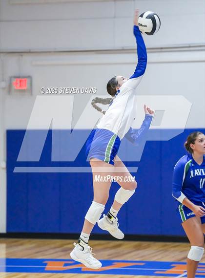 Thumbnail 3 in Deer Valley vs. Xavier College Prep (Westwood TOC) photogallery.