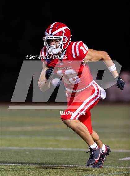 Thumbnail 2 in Mater Dei @ JSerra Catholic photogallery.