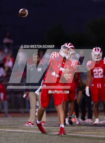 Thumbnail 2 in Mater Dei @ JSerra Catholic photogallery.
