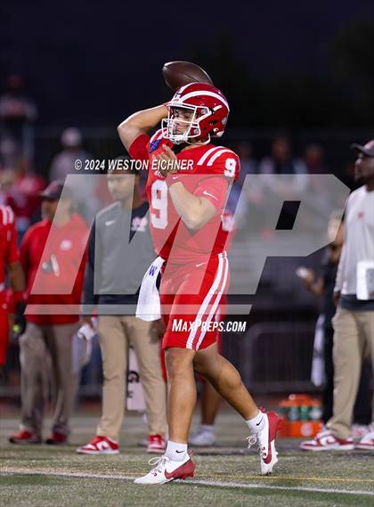 Thumbnail 3 in Mater Dei @ JSerra Catholic photogallery.