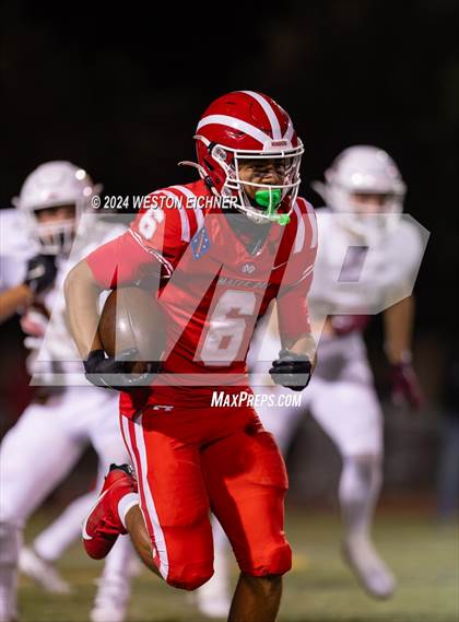 Thumbnail 2 in Mater Dei @ JSerra Catholic photogallery.