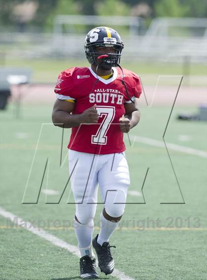 Thumbnail 3 in WFCA D4-7 All-Star Football Game photogallery.