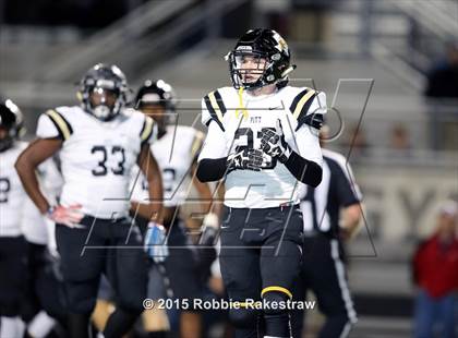 Thumbnail 2 in Pittsburg vs. Argyle (UIL 4A Area Playoff) photogallery.