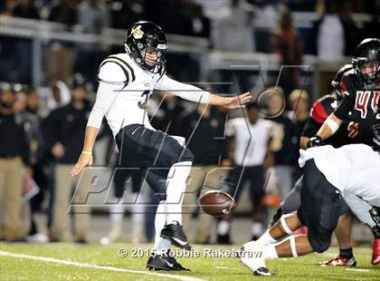 Thumbnail 3 in Pittsburg vs. Argyle (UIL 4A Area Playoff) photogallery.