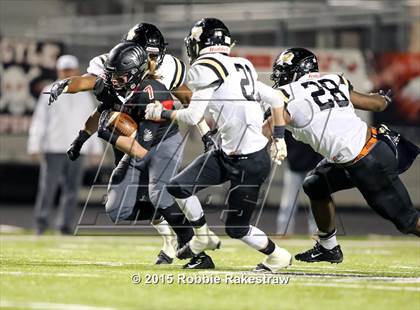 Thumbnail 2 in Pittsburg vs. Argyle (UIL 4A Area Playoff) photogallery.