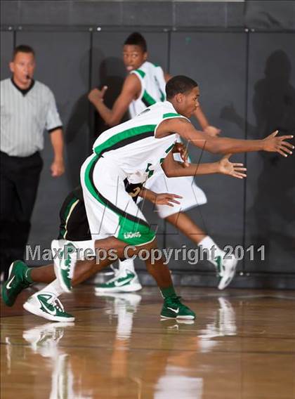 Thumbnail 3 in Spring vs. DeSoto (McDonald's Texas Invitational) photogallery.