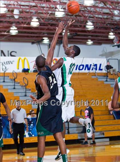 Thumbnail 2 in Spring vs. DeSoto (McDonald's Texas Invitational) photogallery.