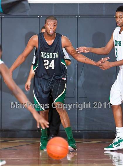 Thumbnail 3 in Spring vs. DeSoto (McDonald's Texas Invitational) photogallery.