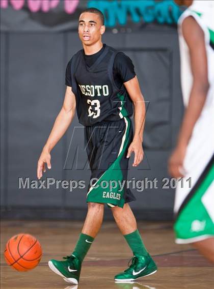 Thumbnail 2 in Spring vs. DeSoto (McDonald's Texas Invitational) photogallery.