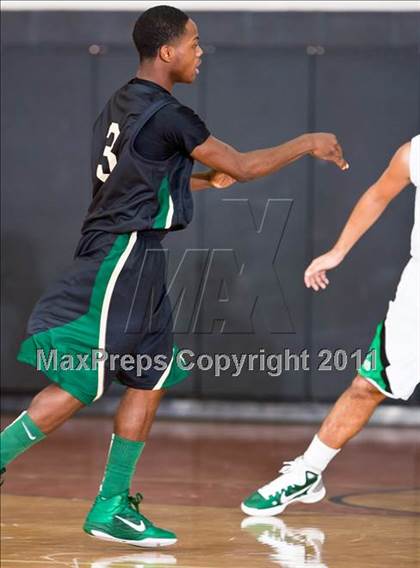 Thumbnail 3 in Spring vs. DeSoto (McDonald's Texas Invitational) photogallery.