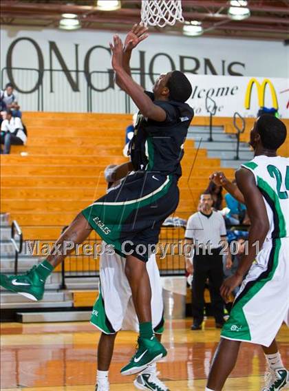 Thumbnail 2 in Spring vs. DeSoto (McDonald's Texas Invitational) photogallery.