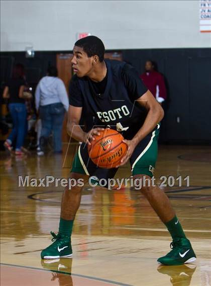 Thumbnail 3 in Spring vs. DeSoto (McDonald's Texas Invitational) photogallery.