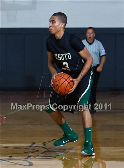 Thumbnail 2 in Spring vs. DeSoto (McDonald's Texas Invitational) photogallery.