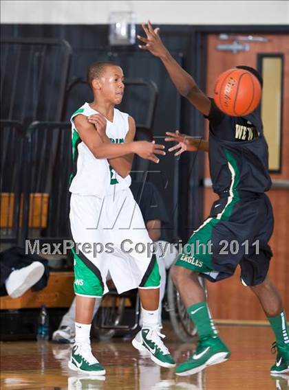 Thumbnail 1 in Spring vs. DeSoto (McDonald's Texas Invitational) photogallery.