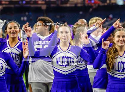 Thumbnail 2 in Angleton vs. La Porte (UIL 5A Division I Football Quarterfinal) photogallery.