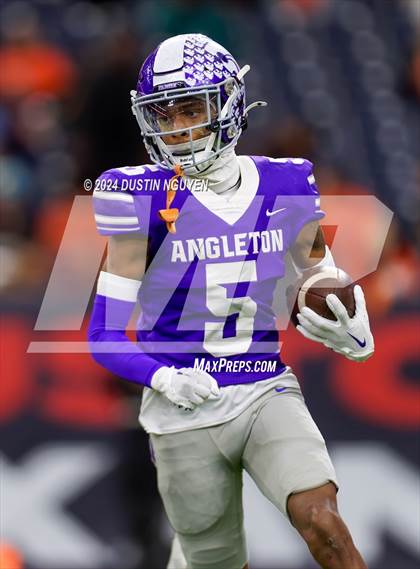 Thumbnail 3 in Angleton vs. La Porte (UIL 5A Division I Football Quarterfinal) photogallery.