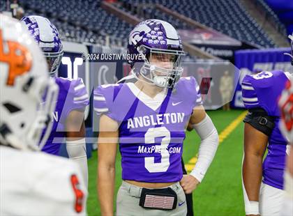 Thumbnail 1 in Angleton vs. La Porte (UIL 5A Division I Football Quarterfinal) photogallery.