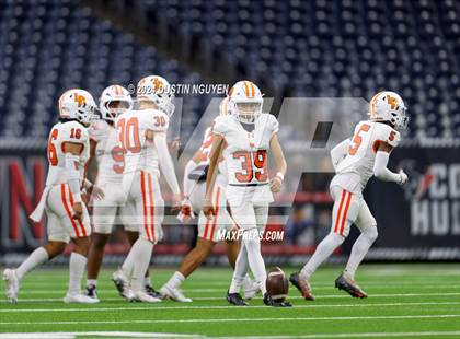 Thumbnail 2 in Angleton vs. La Porte (UIL 5A Division I Football Quarterfinal) photogallery.