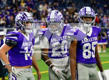 Thumbnail 1 in Angleton vs. La Porte (UIL 5A Division I Football Quarterfinal) photogallery.