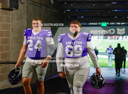 Thumbnail 2 in Angleton vs. La Porte (UIL 5A Division I Football Quarterfinal) photogallery.