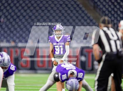 Thumbnail 3 in Angleton vs. La Porte (UIL 5A Division I Football Quarterfinal) photogallery.