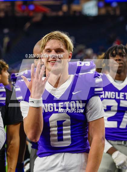 Thumbnail 3 in Angleton vs. La Porte (UIL 5A Division I Football Quarterfinal) photogallery.