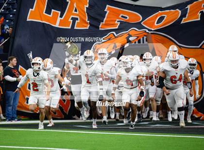 Thumbnail 1 in Angleton vs. La Porte (UIL 5A Division I Football Quarterfinal) photogallery.