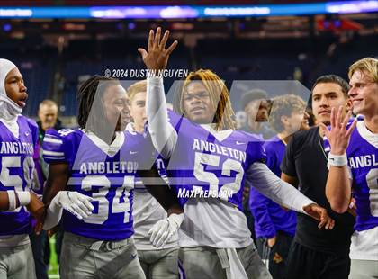 Thumbnail 1 in Angleton vs. La Porte (UIL 5A Division I Football Quarterfinal) photogallery.
