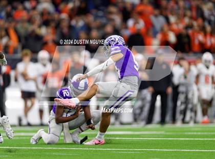 Thumbnail 2 in Angleton vs. La Porte (UIL 5A Division I Football Quarterfinal) photogallery.