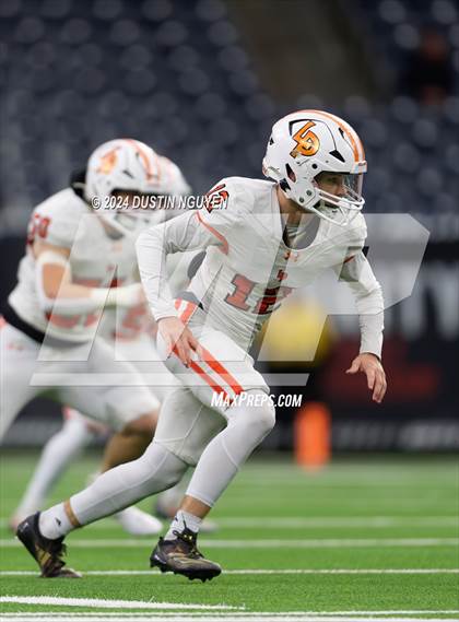 Thumbnail 2 in Angleton vs. La Porte (UIL 5A Division I Football Quarterfinal) photogallery.