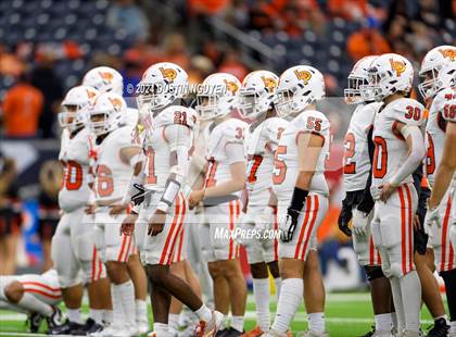 Thumbnail 1 in Angleton vs. La Porte (UIL 5A Division I Football Quarterfinal) photogallery.