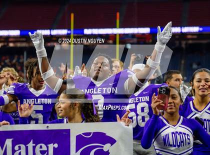 Thumbnail 1 in Angleton vs. La Porte (UIL 5A Division I Football Quarterfinal) photogallery.